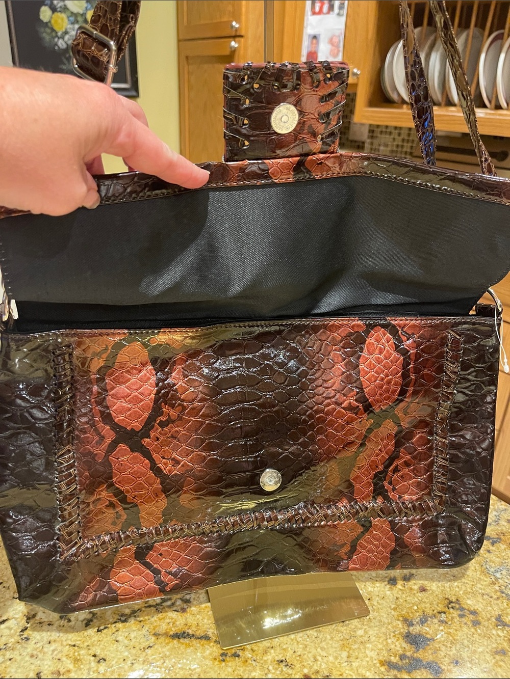 Women's Red Brown Faux-Snakeskin Shoulder Bag - Picture 4 of 7